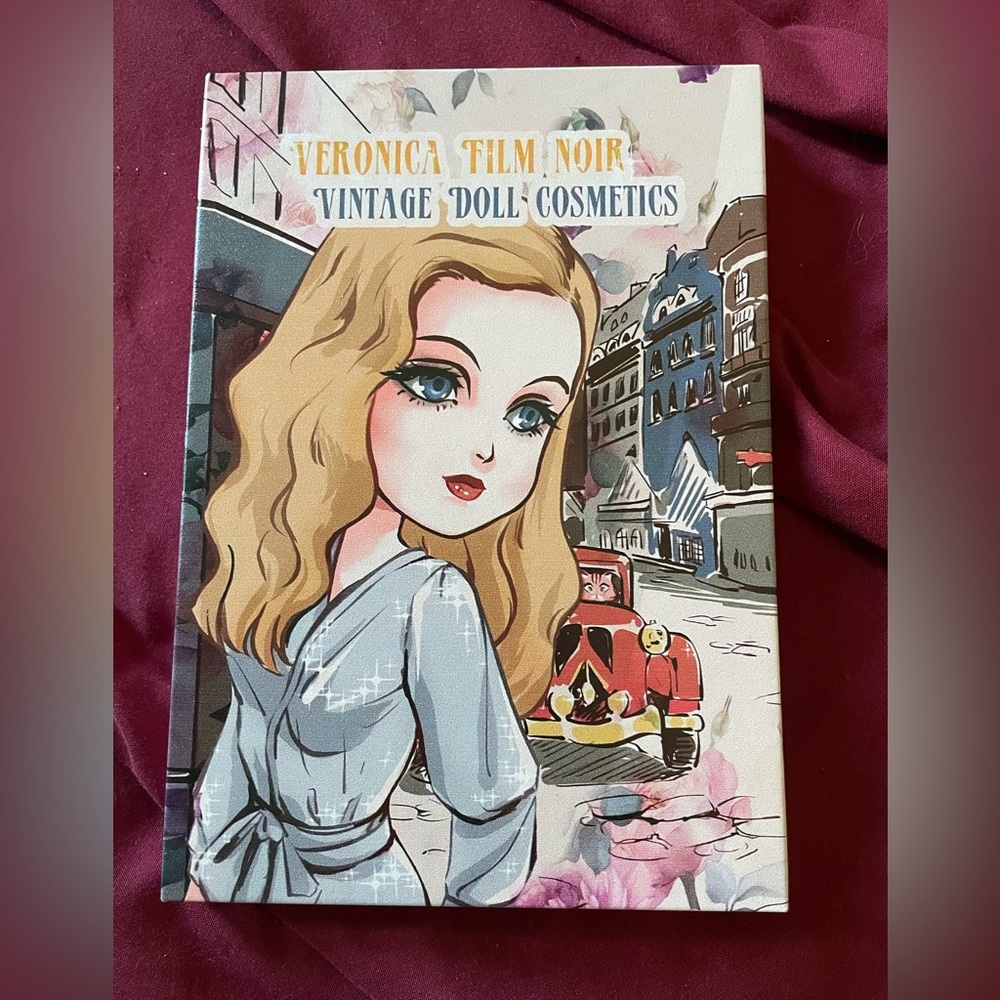 Vintage Dolls Cosmetics Film Noir app